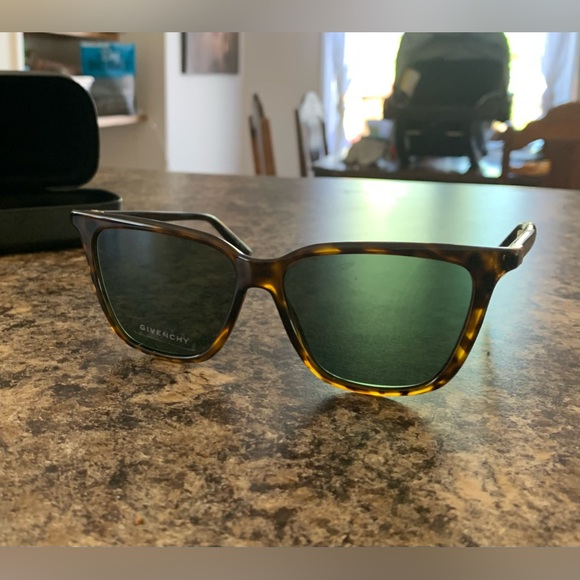 Givenchy Woman’s Sunglasses - Picture 2 of 4